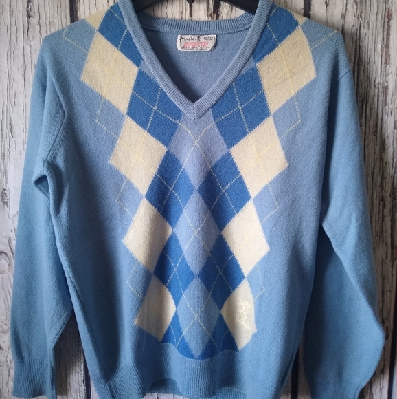 Pringle Other - Vintage Pringle Sports Blue & White Argyle Wool V-neck Sweater Pullover 40/102